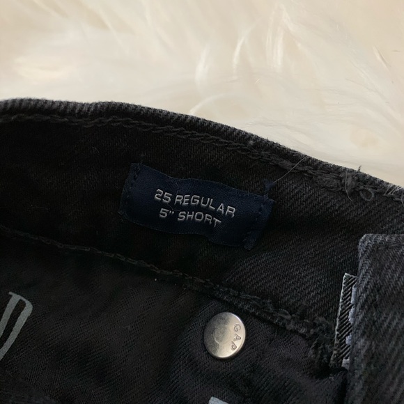 GAP Vintage Black 5” Cut Off Raw Hem Jean Denim Shorts Womens 25 - Picture 3 of 5